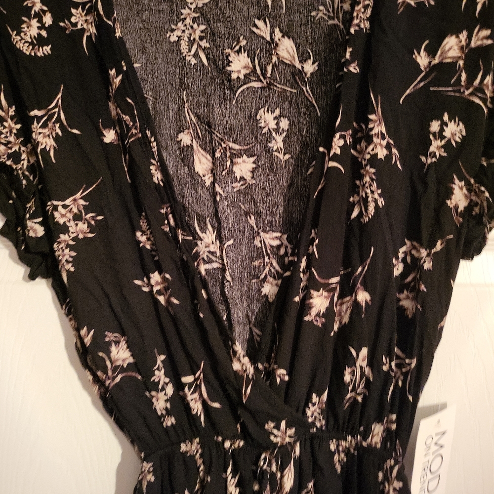 Mod On Trend Romper - Picture 3 of 6